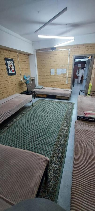 Family Hostel Алма Ата Екстериор снимка