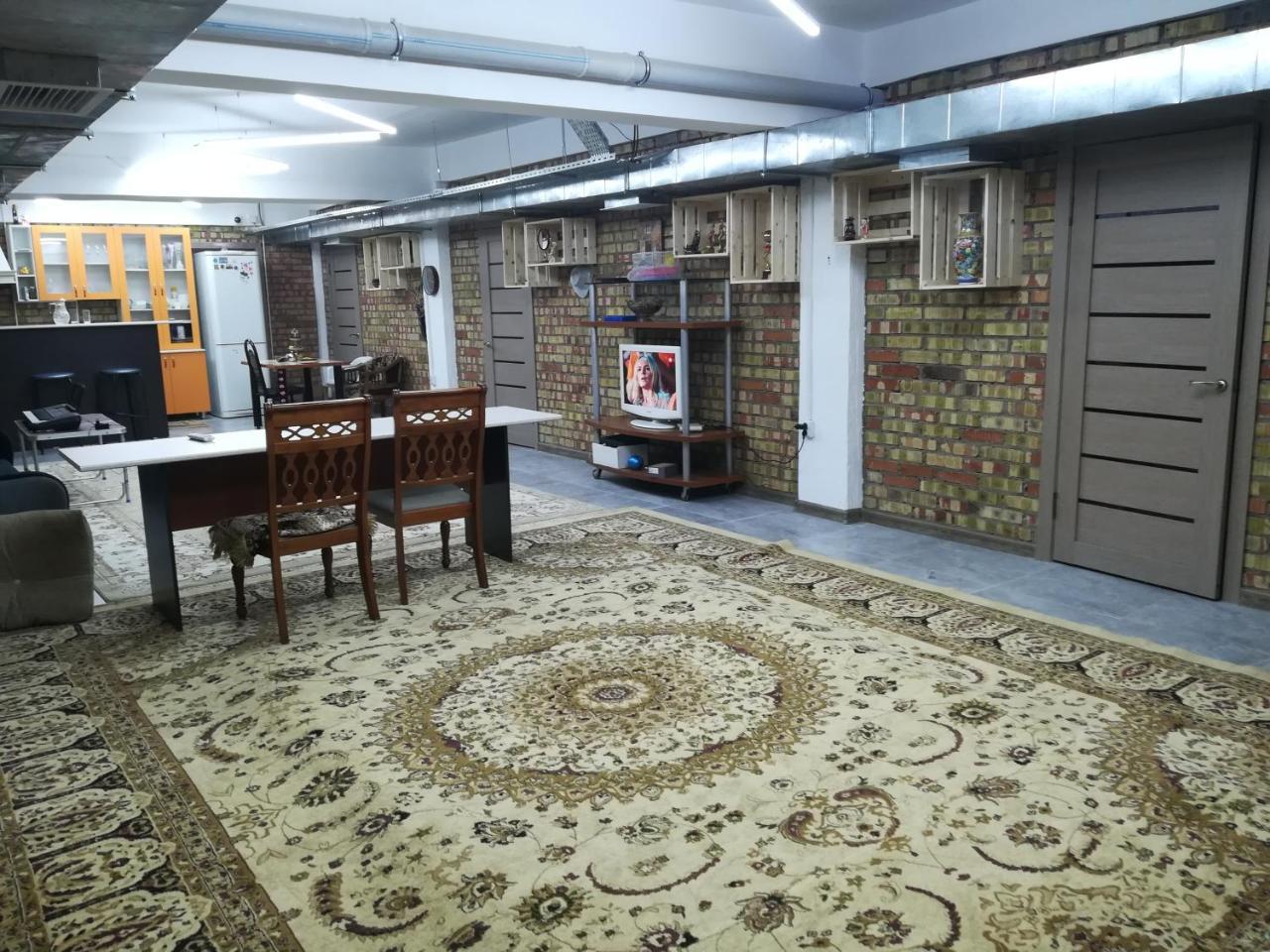 Family Hostel Алма Ата Екстериор снимка